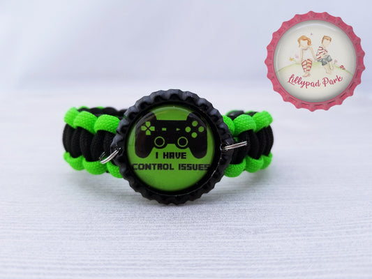 Handmade and hand braided paracord bracelet with bottle cap pendent